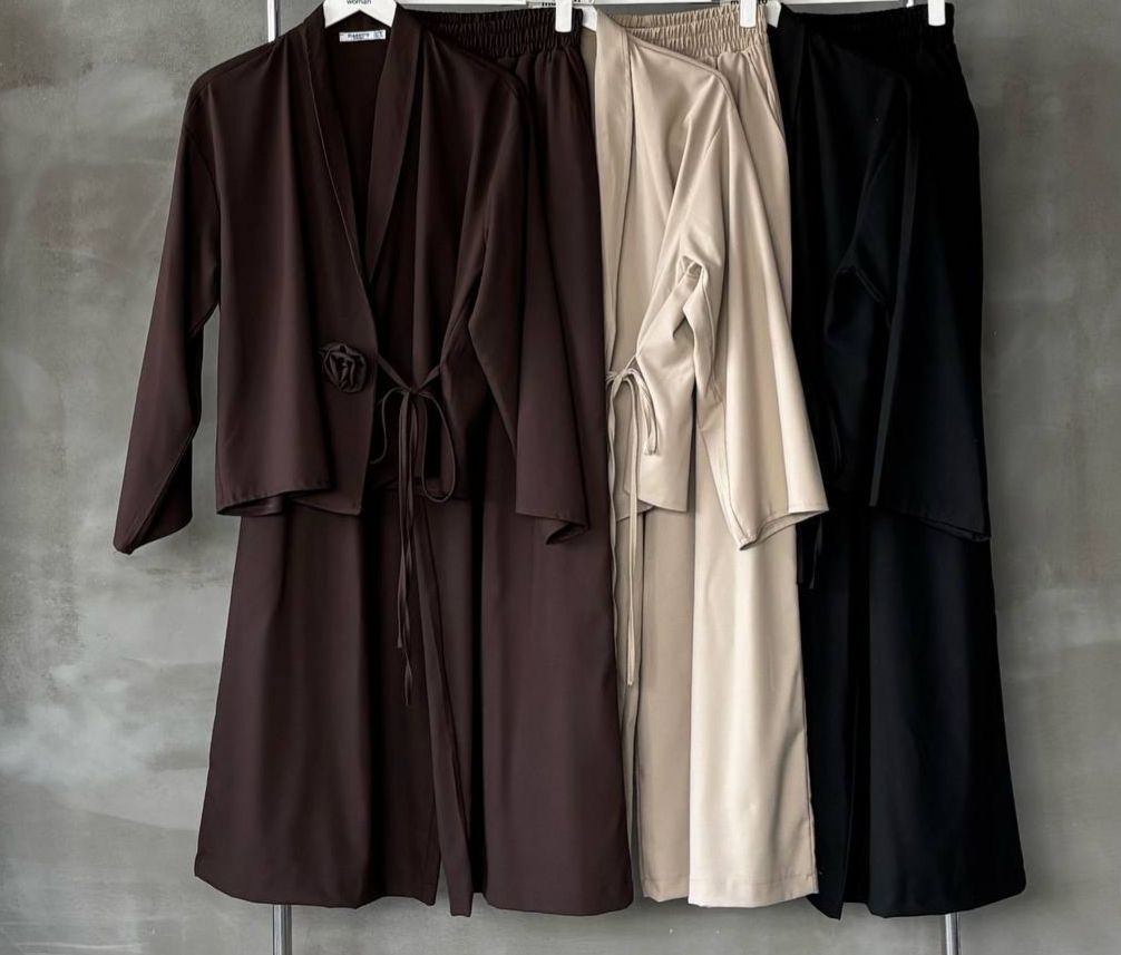 Brown polyester and viscose suit - Image 2