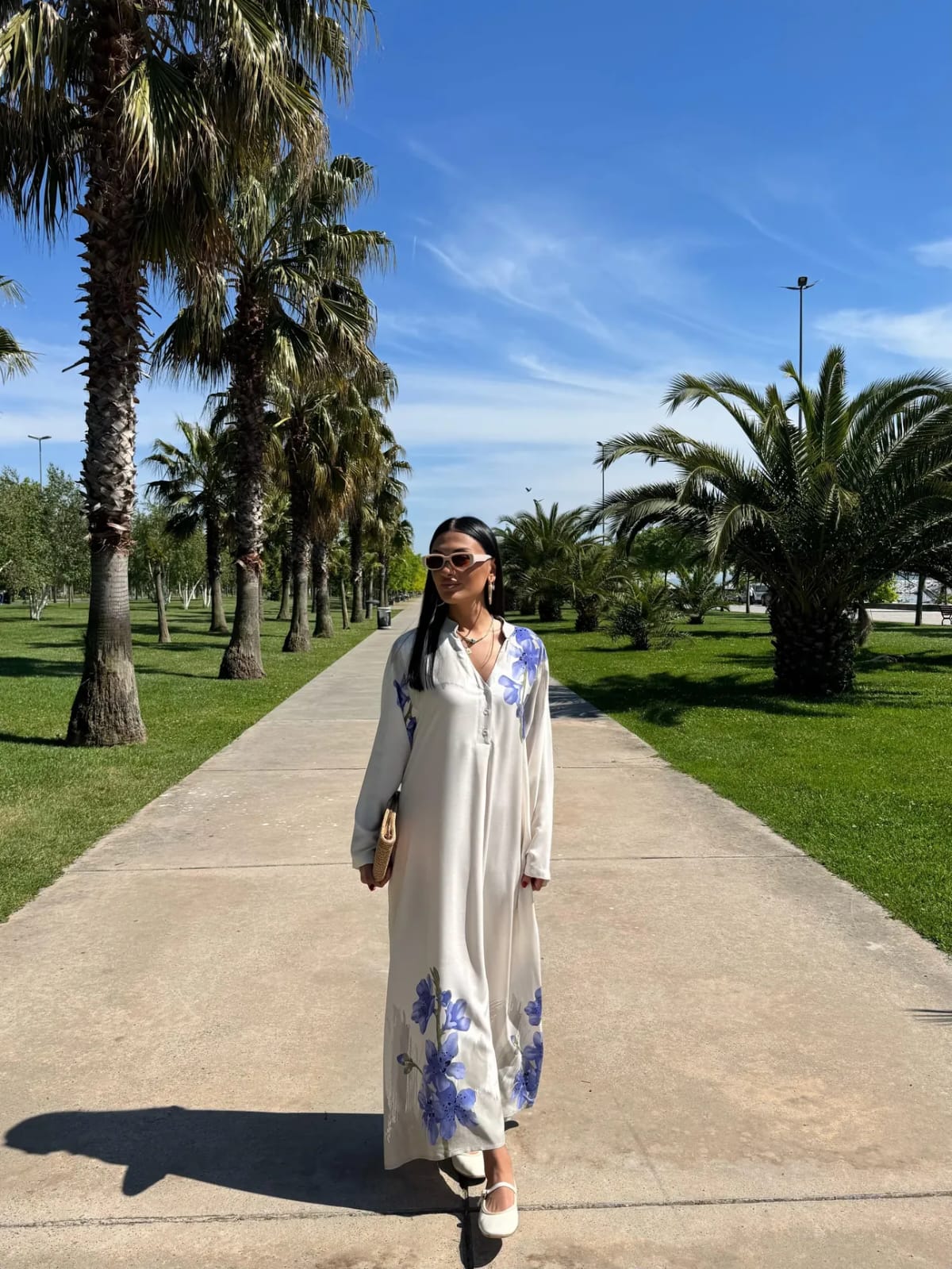 Viscose dress with a blue rose - Image 2