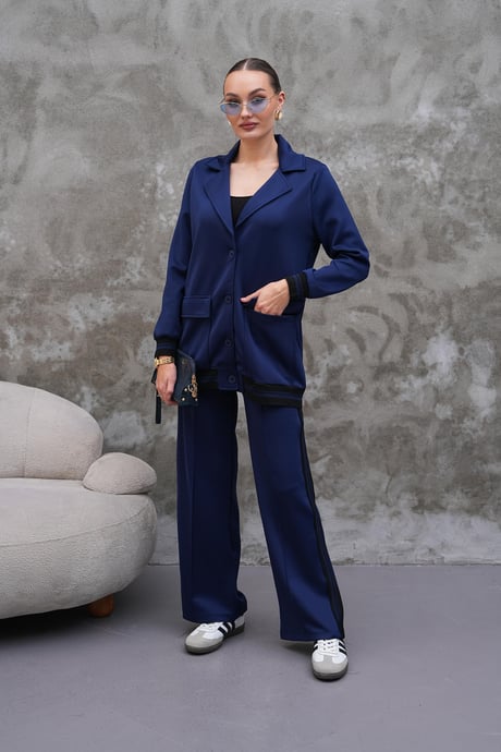 Navy suit with black stripe - Image 2