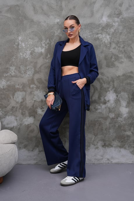 Navy suit with black stripe - Image 3