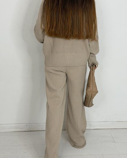 Beige suit - Image 6