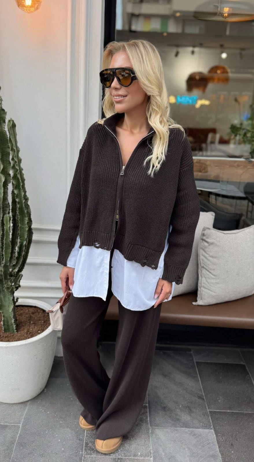 Brown suit shirt style - Image 2