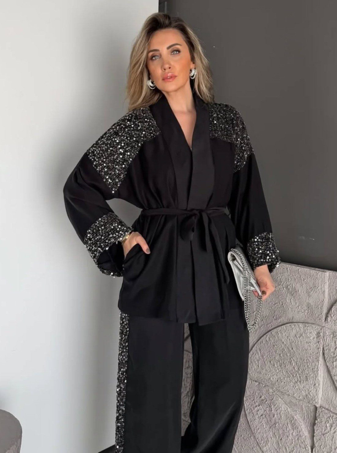 Black Set - Image 3