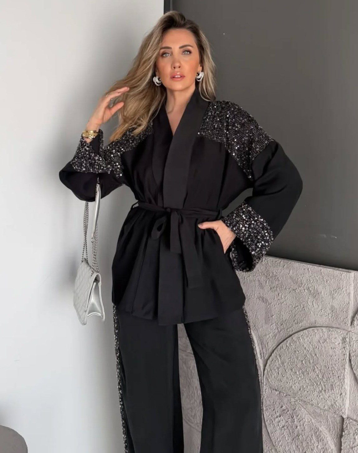 Black Set - Image 4